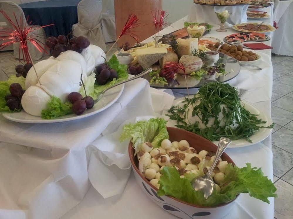 Hotel Ristorante Farneta Кортона Экстерьер фото